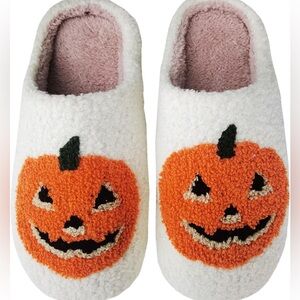 Halloween 🎃 Pumpkin Slippers - Size: 9-10 Women/8-8.5 Men